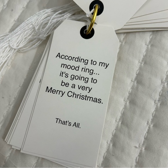 White Christmas Gift Tags Book New - Picture 4 of 4